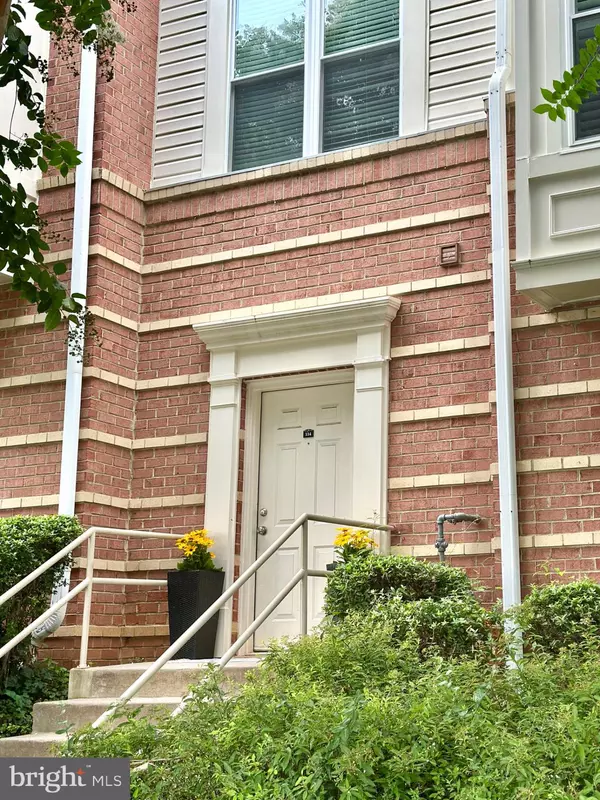 9486 VIRGINIA BLVD #114, Vienna, VA 22181