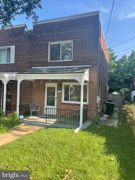 32 UNDERWOOD PL NW, Washington, DC 20012