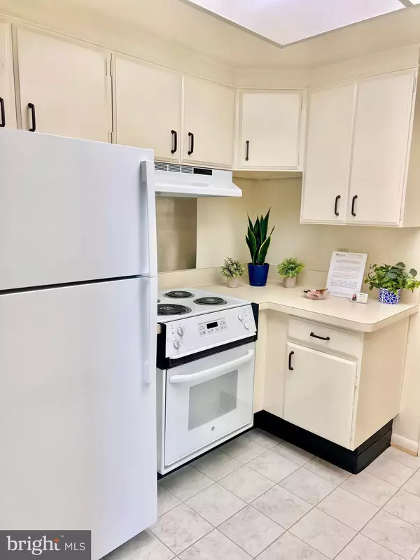 Silver Spring, MD 20906,3398 GLENEAGLES DR #73-2B