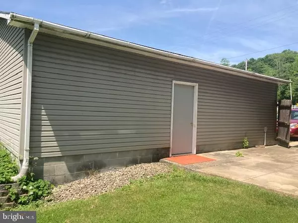 Spruce Creek, PA 16683,4865 SPRUCE CREEK RD