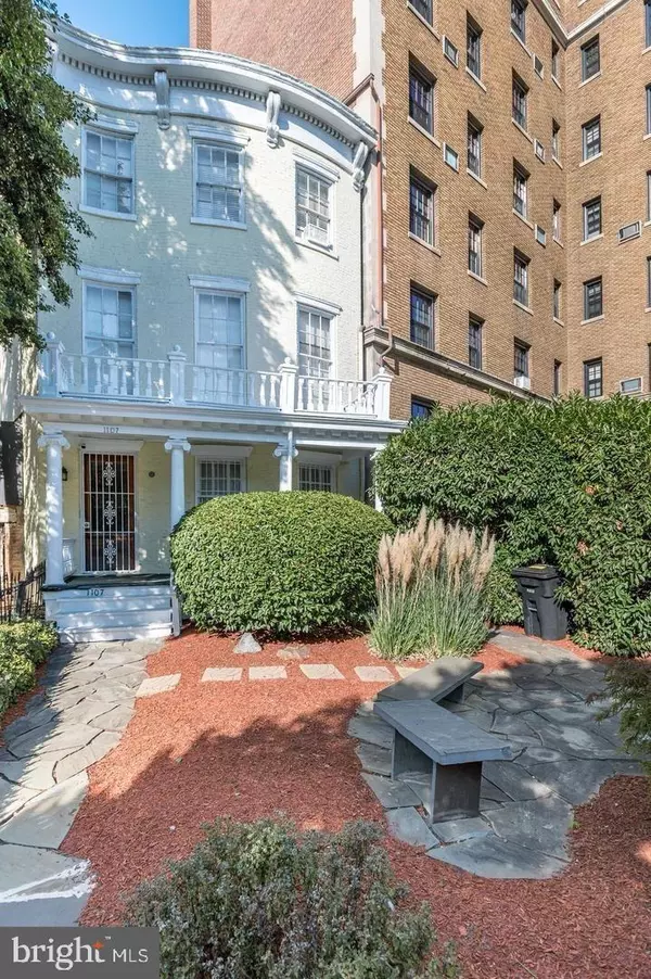 1107 MASSACHUSETTS AVE NW, Washington, DC 20005