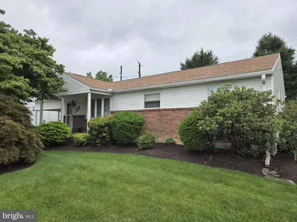 77 KENSINGTON DR, Camp Hill, PA 17011
