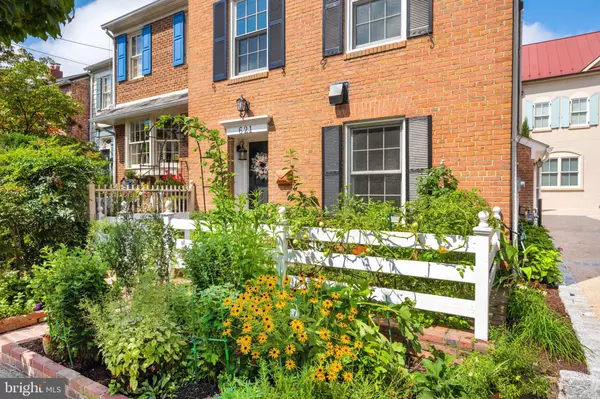 Alexandria, VA 22314,621 S SAINT ASAPH ST