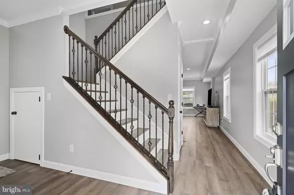 Manassas, VA 20111,8321 MAPLEWOOD DR