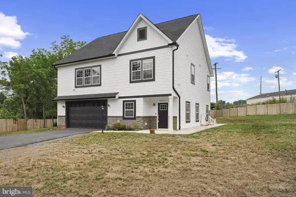 Manassas, VA 20111,8321 MAPLEWOOD DR