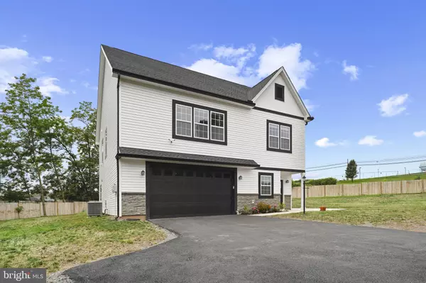 Manassas, VA 20111,8321 MAPLEWOOD DR