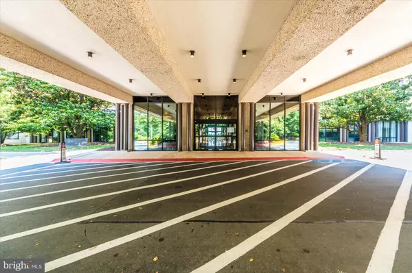 Bethesda, MD 20814,5225 POOKS HILL RD #1219N