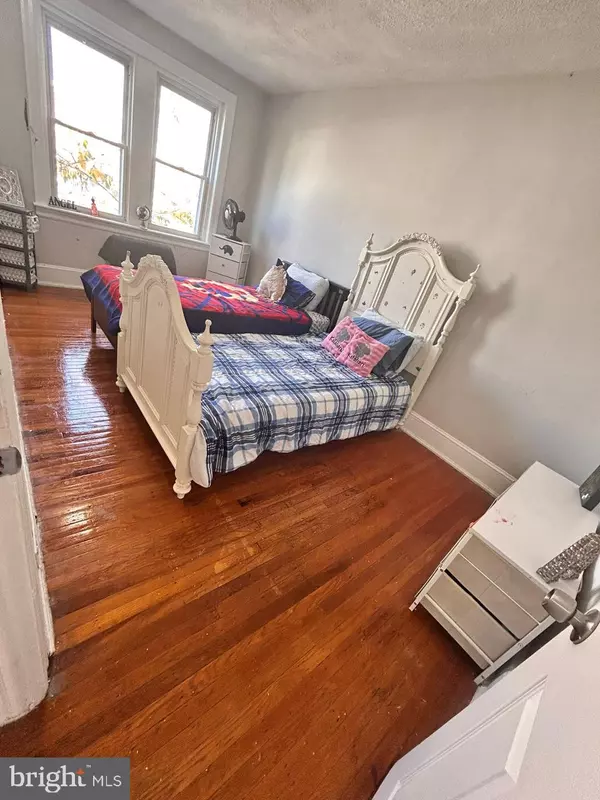 Philadelphia, PA 19119,355 E SHARPNACK ST