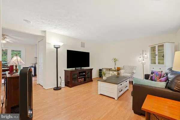 Gaithersburg, MD 20878,40 MCDONALD CHAPEL CT