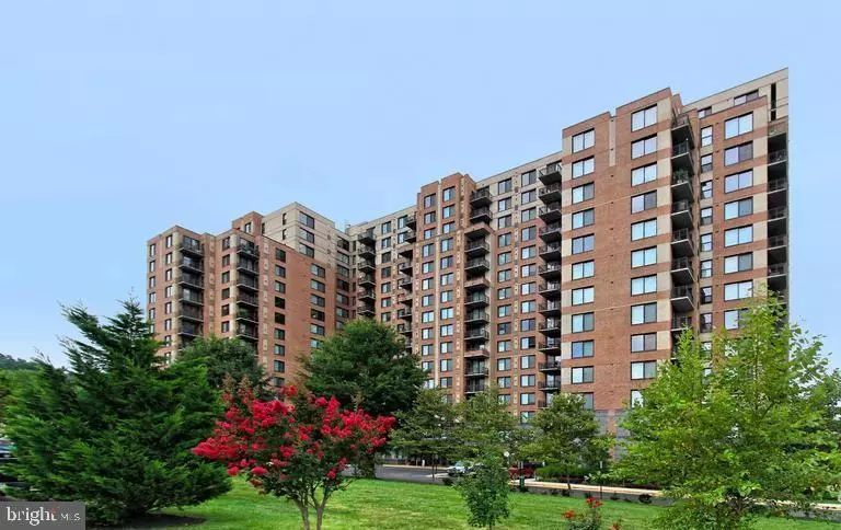 Alexandria, VA 22303,2451 MIDTOWN AVE #1103
