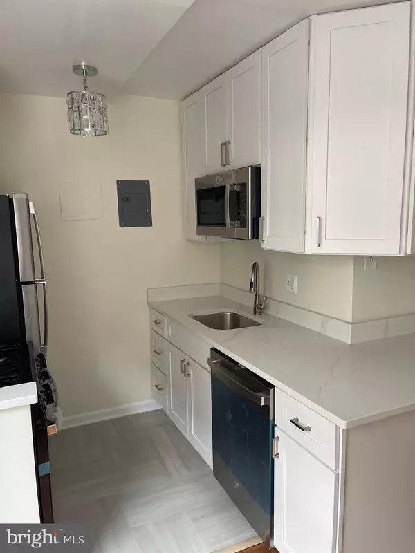 Washington, DC 20037,940 25TH ST NW #504-S