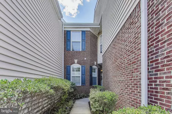 Laurel, MD 20707,7107 PINEY WOODS PL
