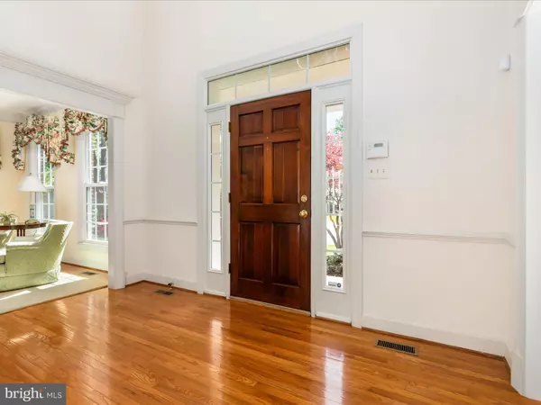 Fairfax Station, VA 22039,8105 HADDINGTON CT