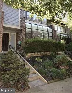 Reston, VA 20191,11019 THRUSH RIDGE RD