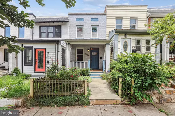 1734 L ST NE, Washington, DC 20002