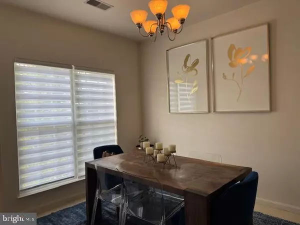 Fairfax, VA 22030,11338 WESTBROOK MILL LN #301