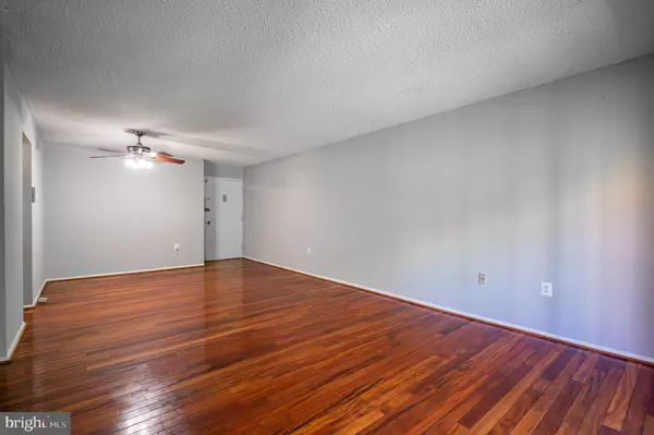 Suitland, MD 20746,3815 SWANN RD #103