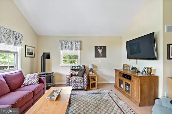 Great Cacapon, WV 25422,251 CHRYSALIS LN