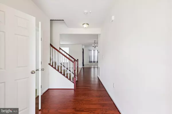 Waldorf, MD 20603,10521 BLACK PINE LN