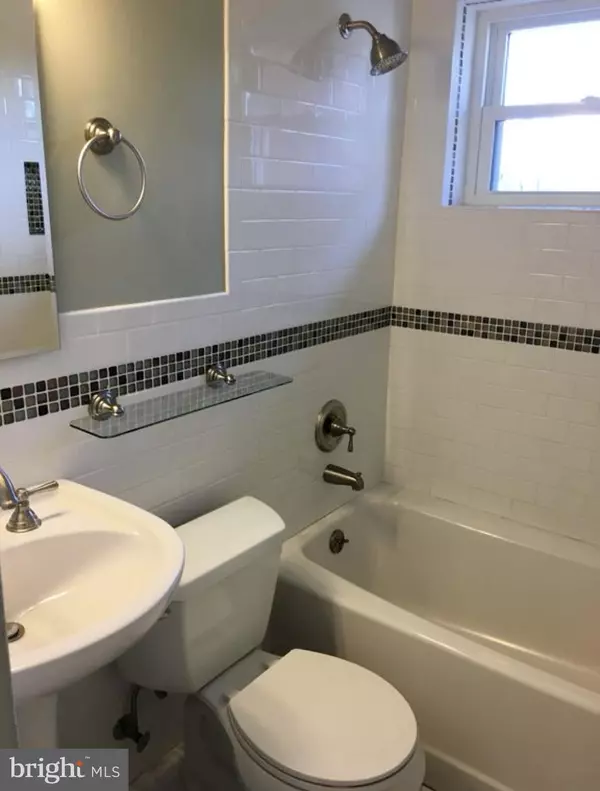 Falls Church, VA 22046,120 FALLS AVE