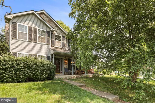 505 ABBEY DR, Mount Wolf, PA 17347
