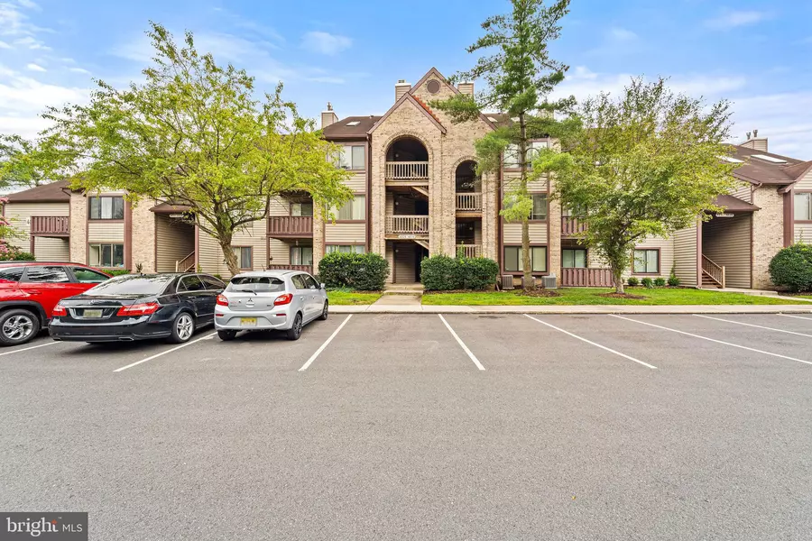 4807-A ABERDEEN DR, Mount Laurel, NJ 08054