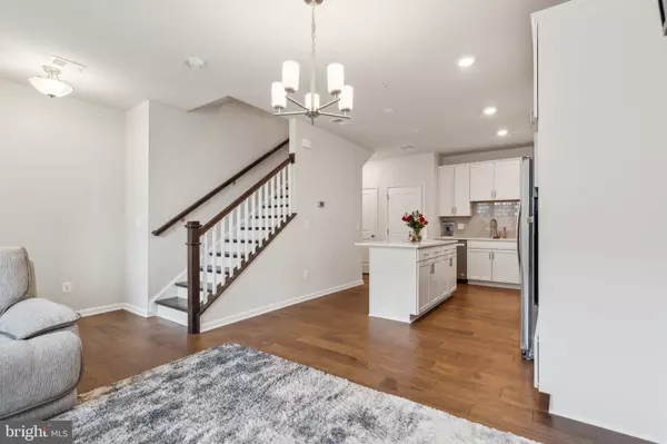 Leesburg, VA 20176,906 CALIFORNIA DR NE
