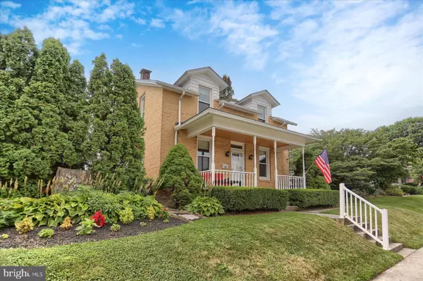 206 W GRANADA AVE, Hershey, PA 17033