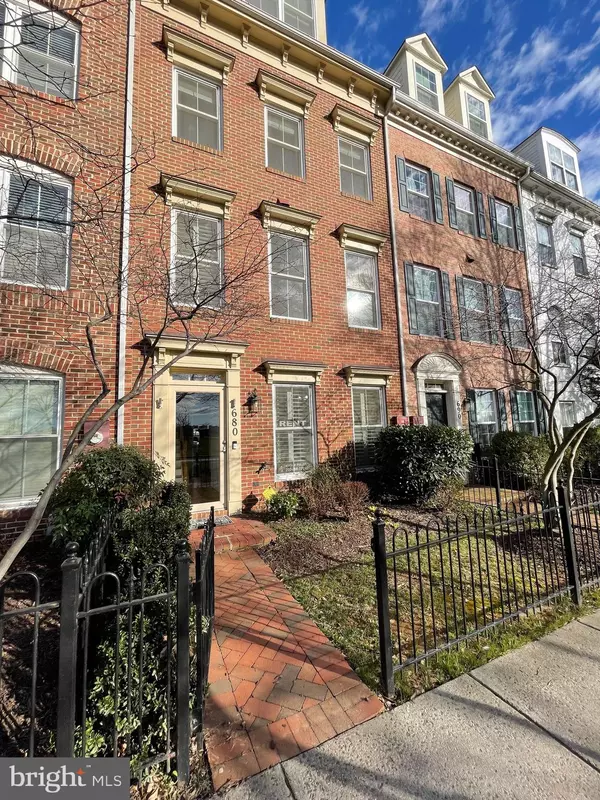 Washington, DC 20024,680 9TH ST SW