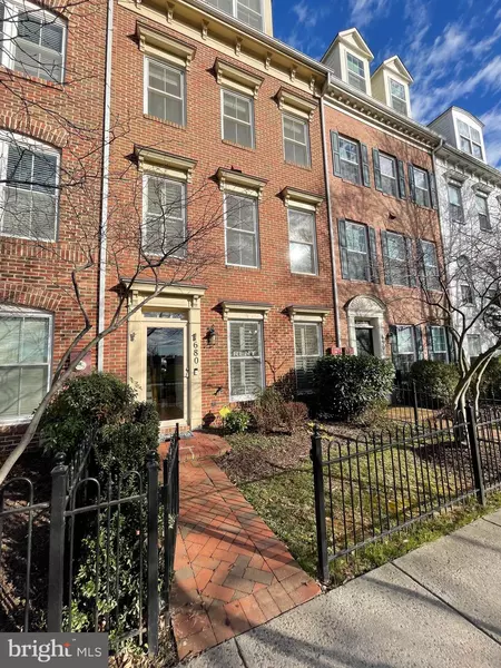 680 9TH ST SW, Washington, DC 20024