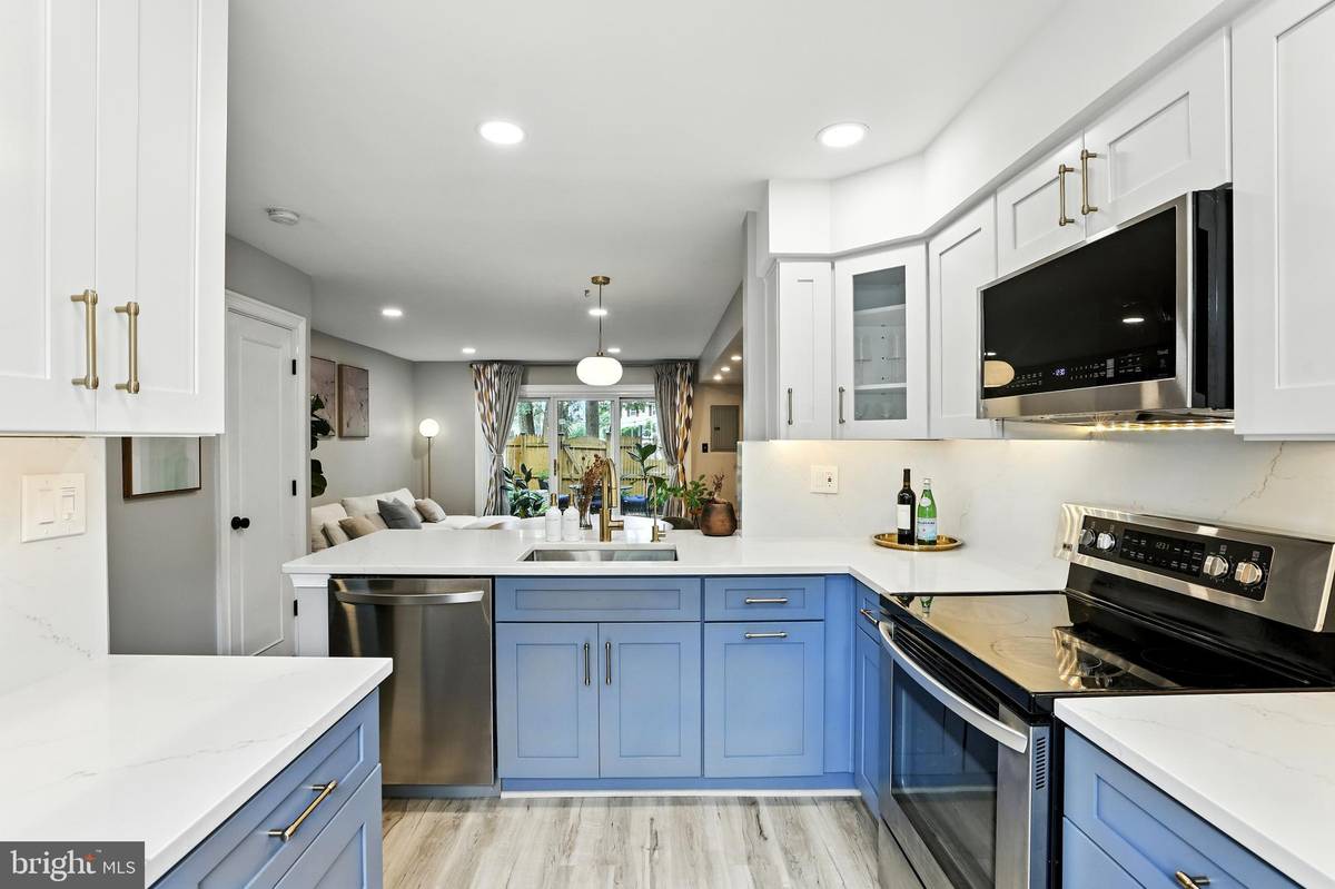 Springfield, VA 22152,8115 KINGSWAY CT #264