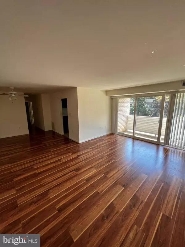 Alexandria, VA 22312,5602 BISMACH DR #204