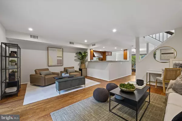 Baltimore, MD 21209,42 PENNY LN #42