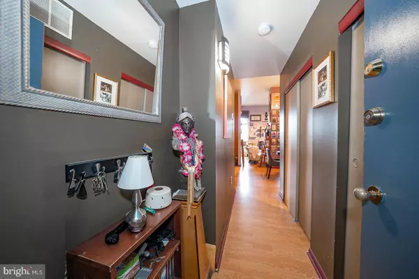 Philadelphia, PA 19130,825-00 N 29TH ST #4G