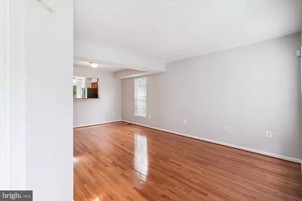Capitol Heights, MD 20743,6109 J ST
