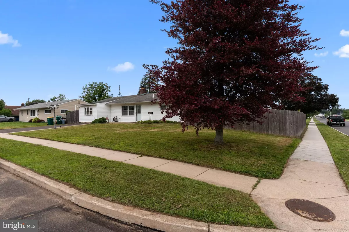 Levittown, PA 19054,31 EASTER LN
