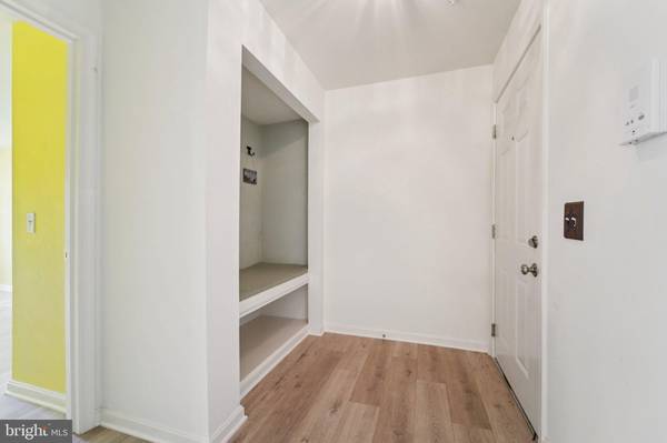 Abingdon, MD 21009,3500 THOMAS POINTE CT #2B
