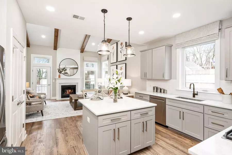 44 KAY CHIARELLO WAY, Hamilton, NJ 08690