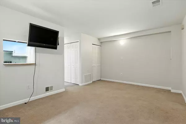 Arlington, VA 22201,1208 WAYNE ST #A
