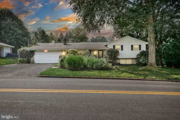 4005 LONDONDERRY RD, Harrisburg, PA 17109