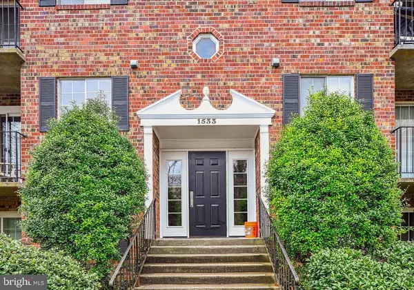 1533 COLONIAL DR #303, Woodbridge, VA 22192