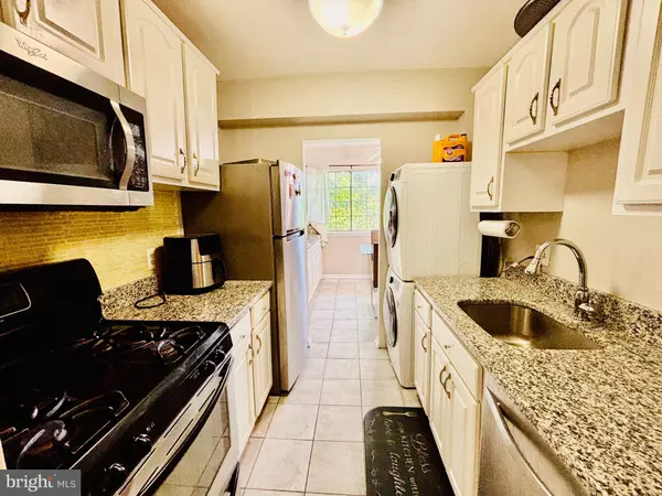 Woodbridge, VA 22192,1533 COLONIAL DR #303
