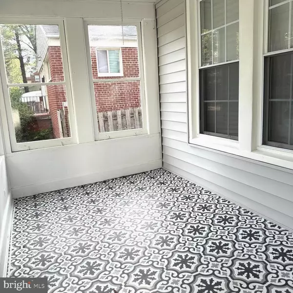 Washington, DC 20018,2838 MYRTLE AVE NE