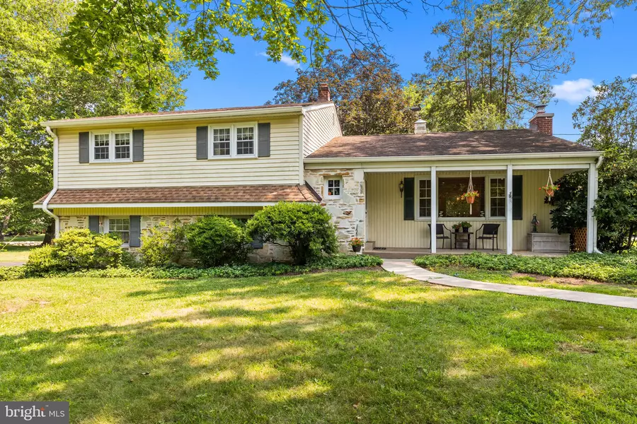 2330 LAKEVIEW DR, Yardley, PA 19067