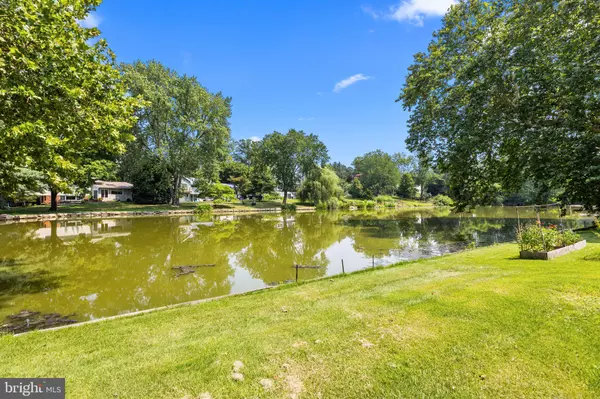 2330 LAKEVIEW DR, Yardley, PA 19067