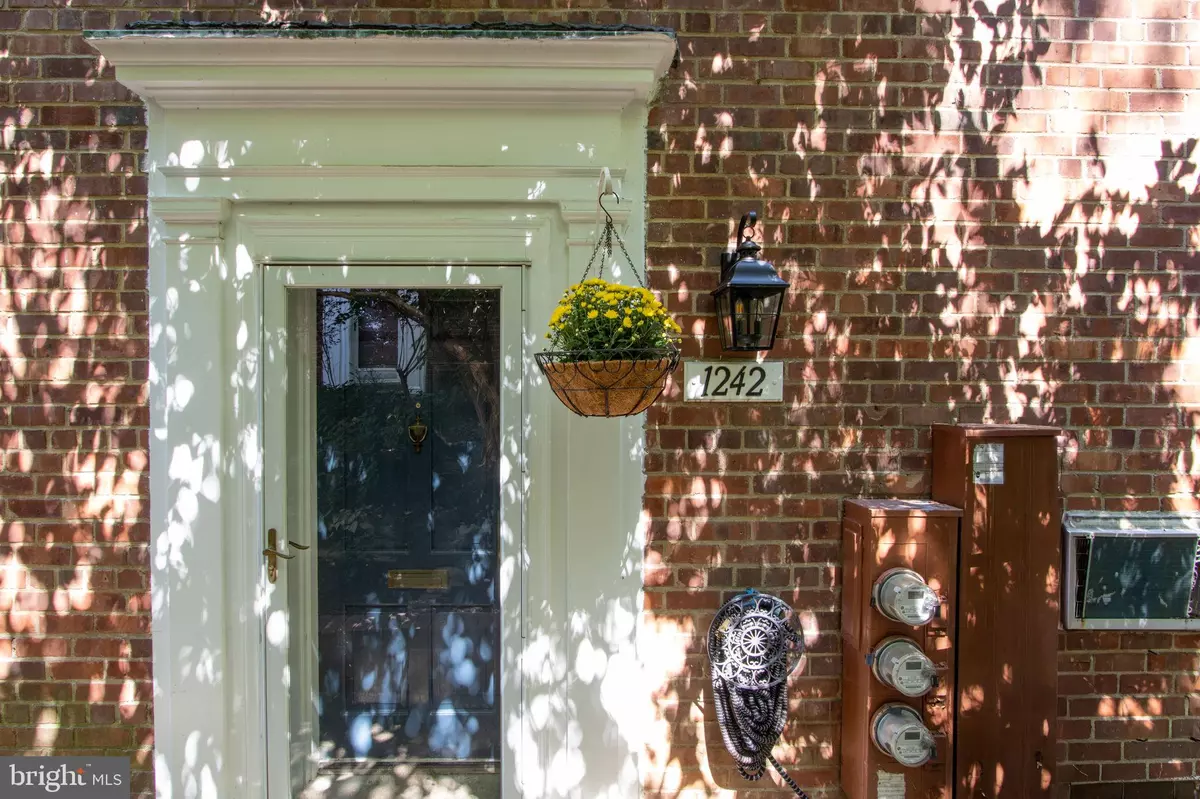 Alexandria, VA 22302,1242 MARTHA CUSTIS DR