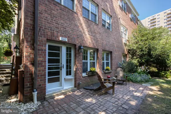 Alexandria, VA 22302,1242 MARTHA CUSTIS DR