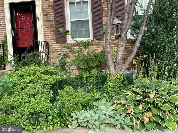 Falls Church, VA 22042,6414 SEVEN OAKS CT
