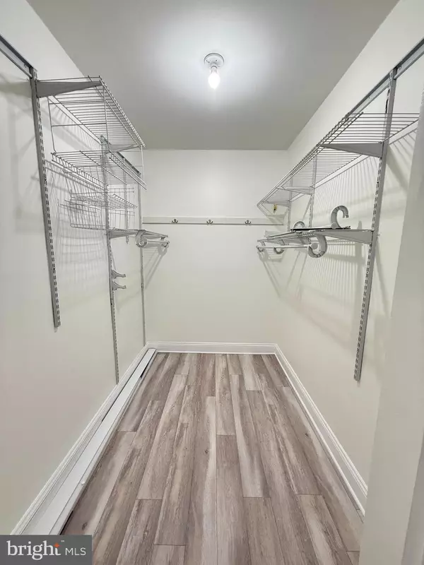 Alexandria, VA 22303,2059 HUNTINGTON AVE #111