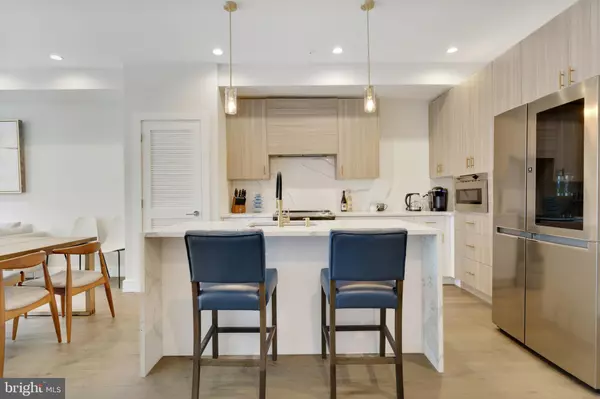 Philadelphia, PA 19130,922 N 15TH ST #2